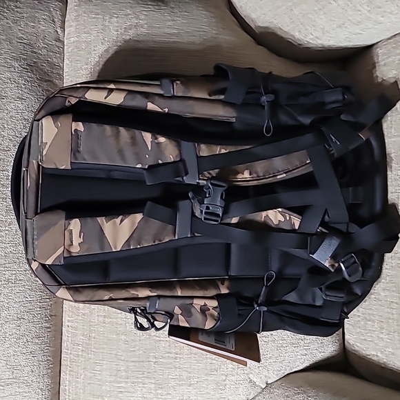 The North Face Borealis Backpack - Picture 5 of 11